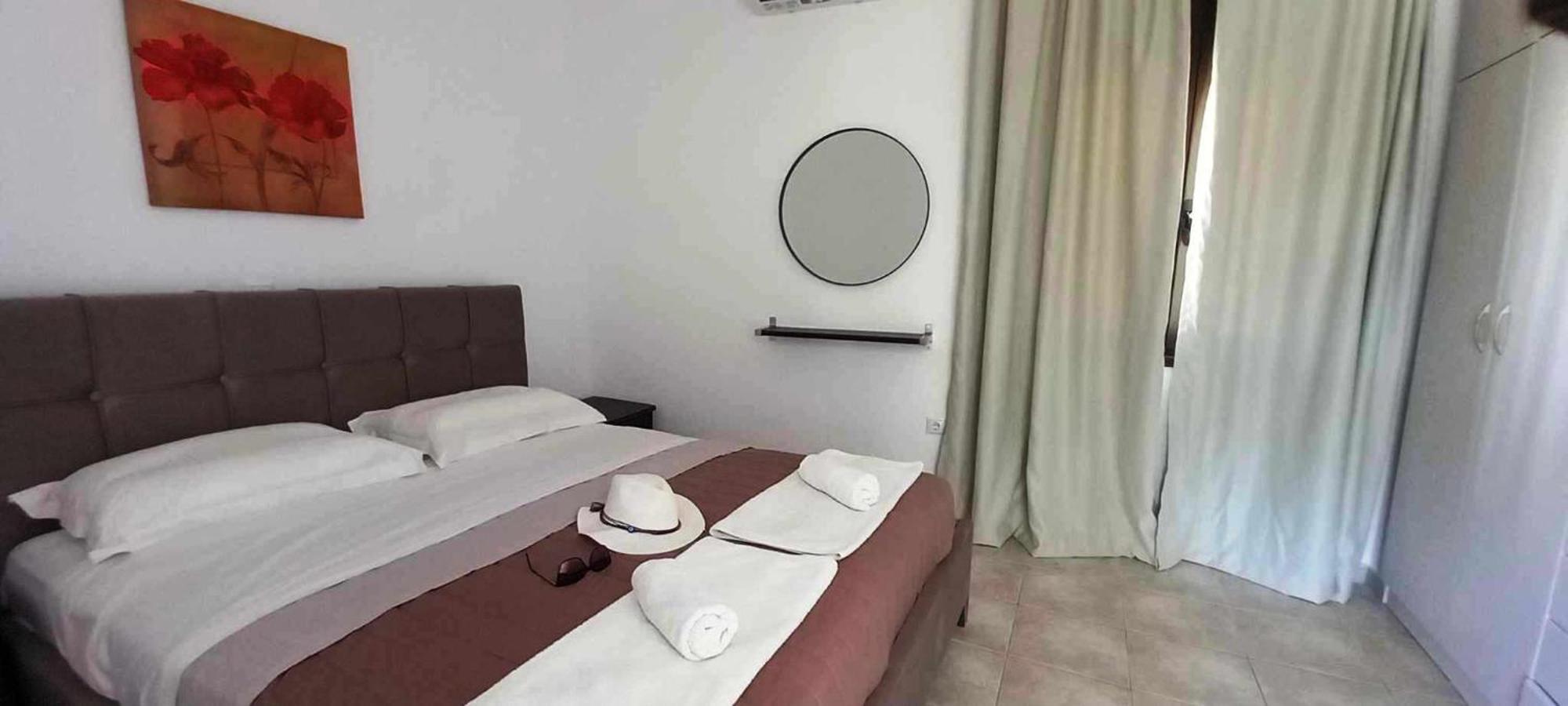 Emmanuel Apartment Agia Marina Buitenkant foto